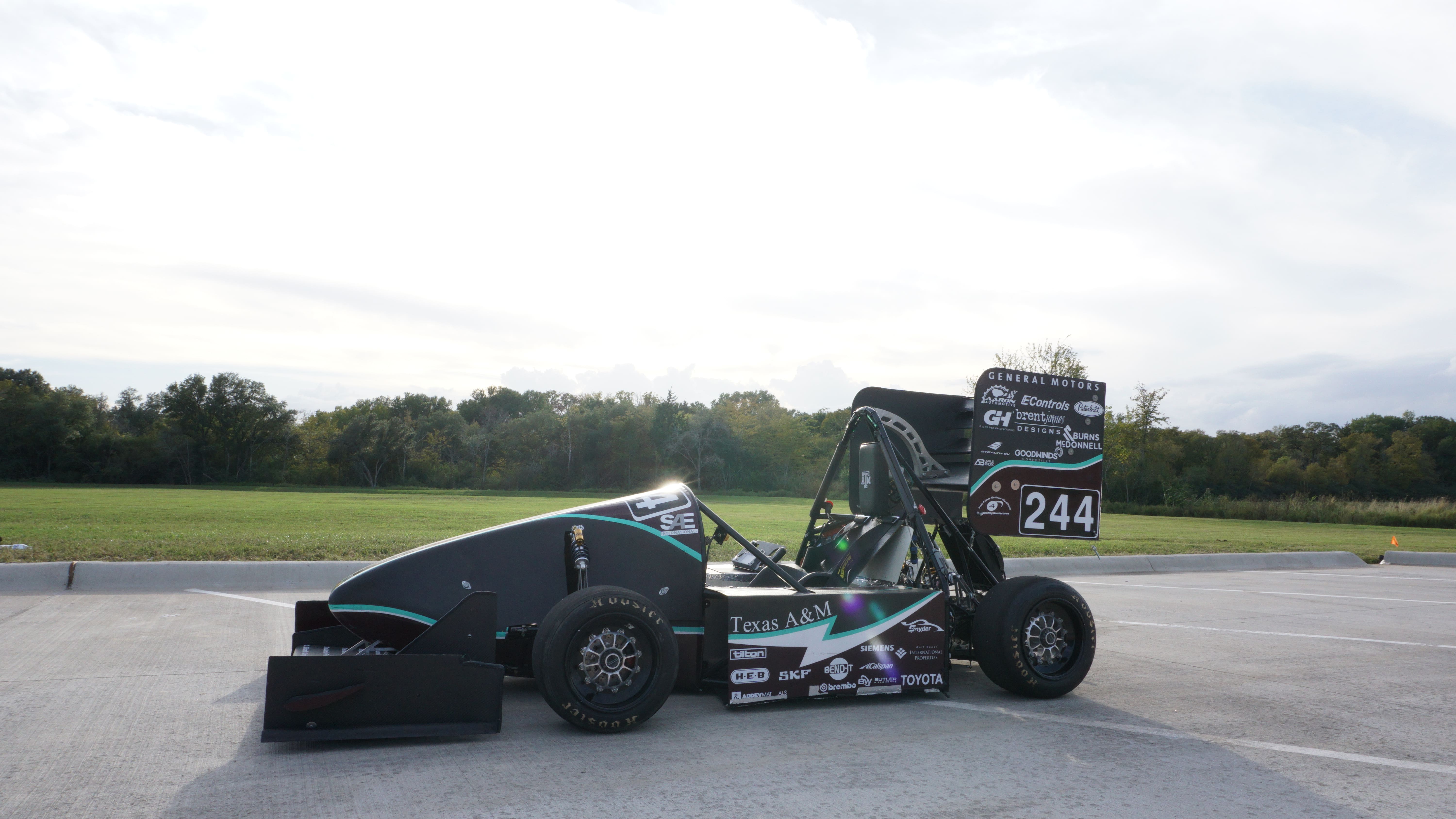 AME22 Racing Car Side View